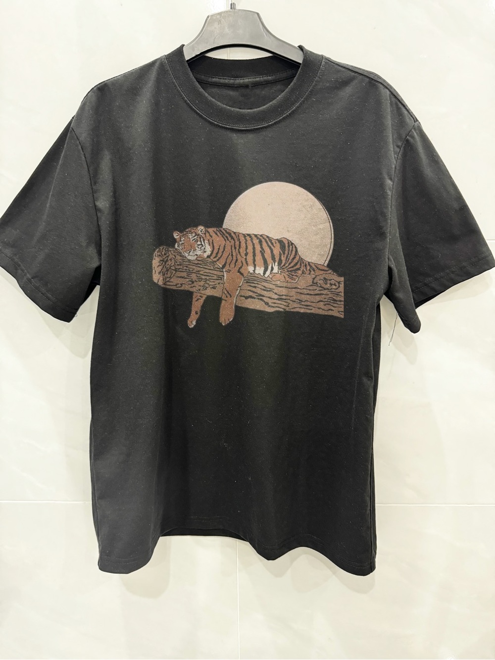 Gildan Black T‑Shirt with Brown Tiger Graphic